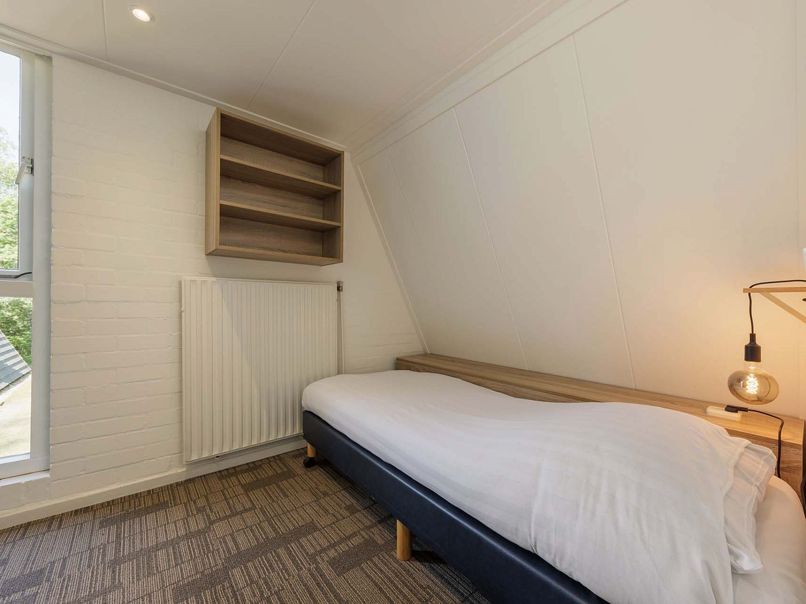 Bright single room in detached house Hoenderloo, Veluwe, Gelderland.