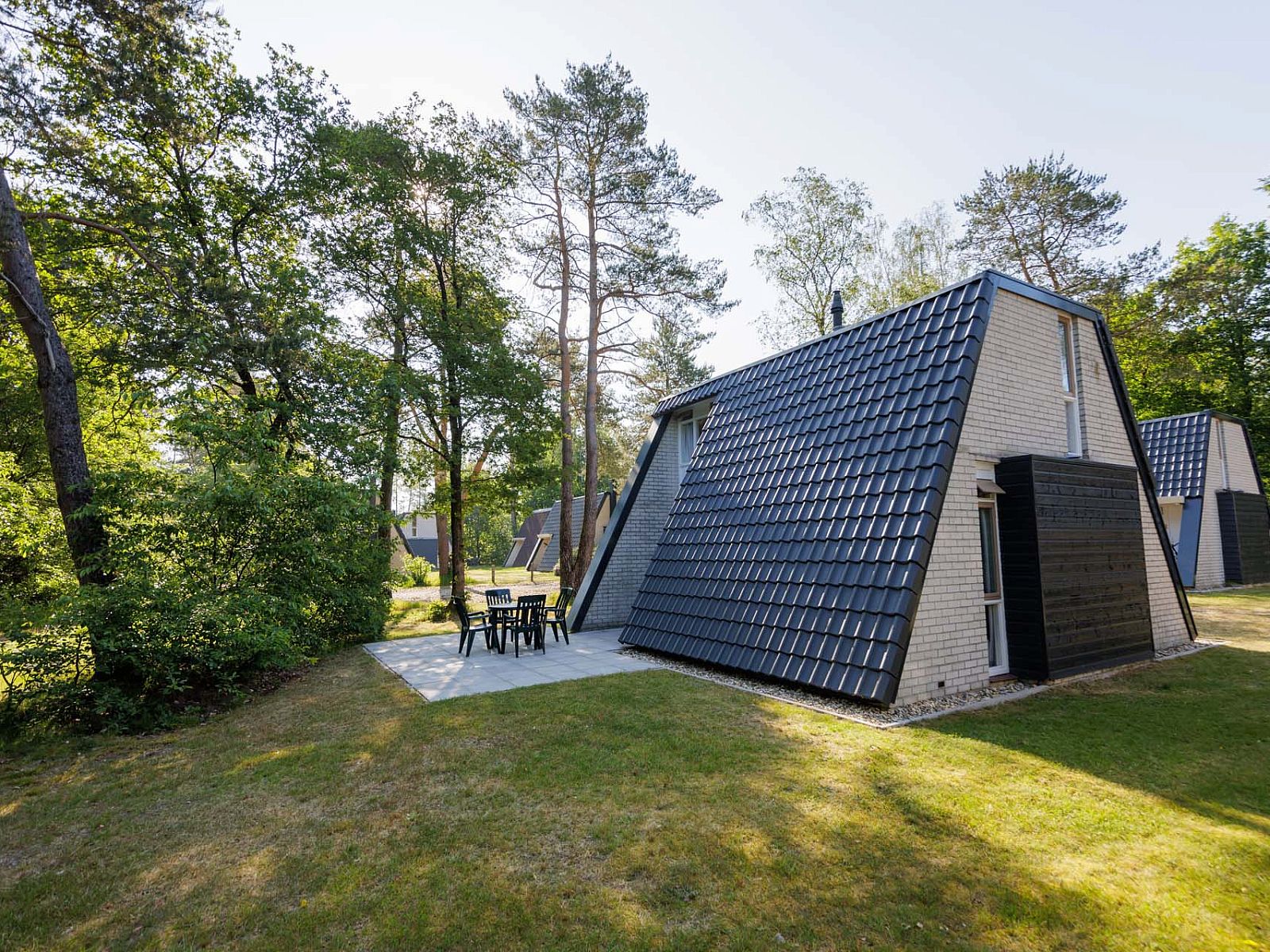 Detached house in Hoenderloo with terrace and green surroundings, Veluwe, Gelderland.