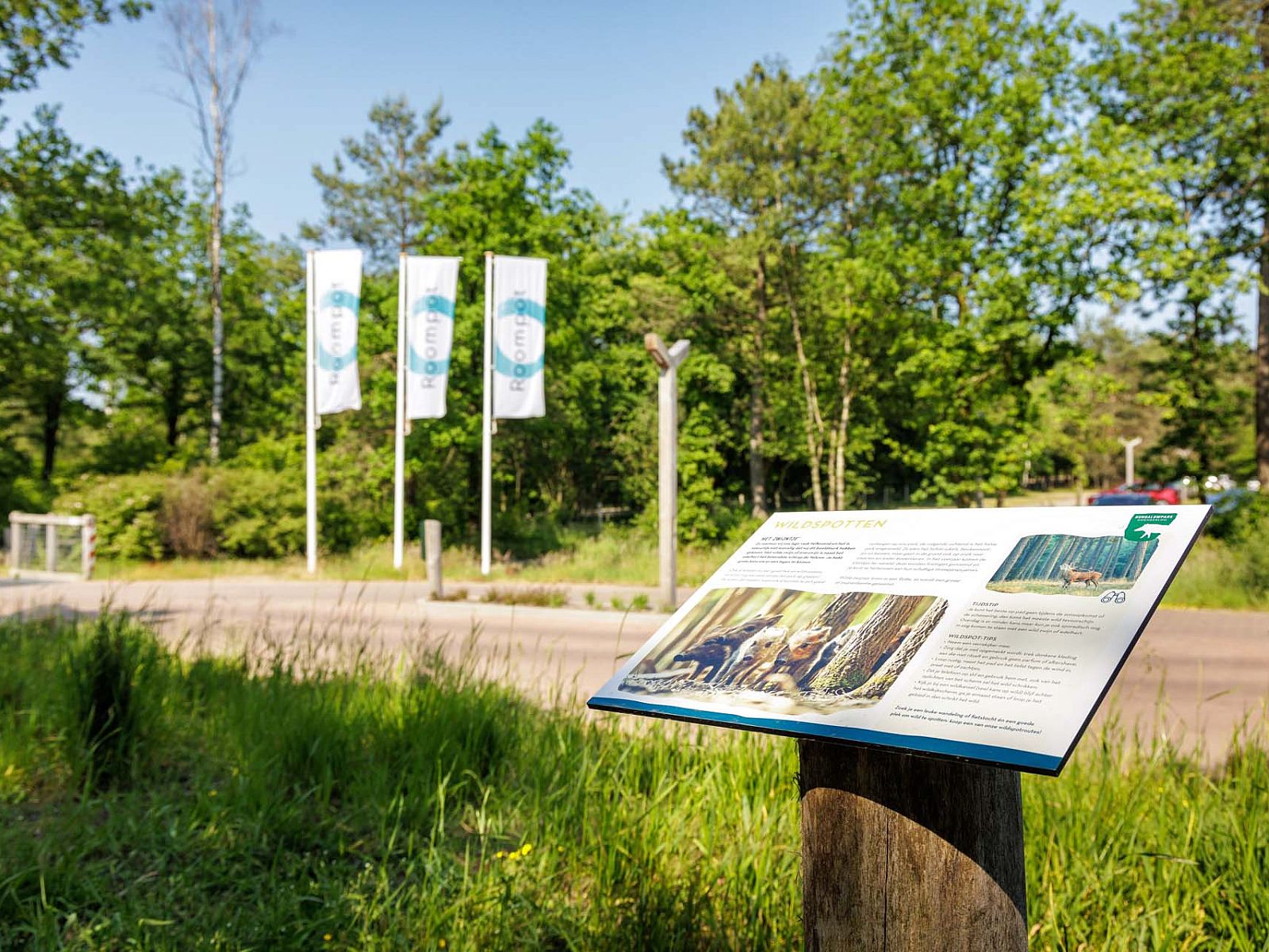 Information sign about game spotting at detached house Hoenderloo, Veluwe, Gelderland.