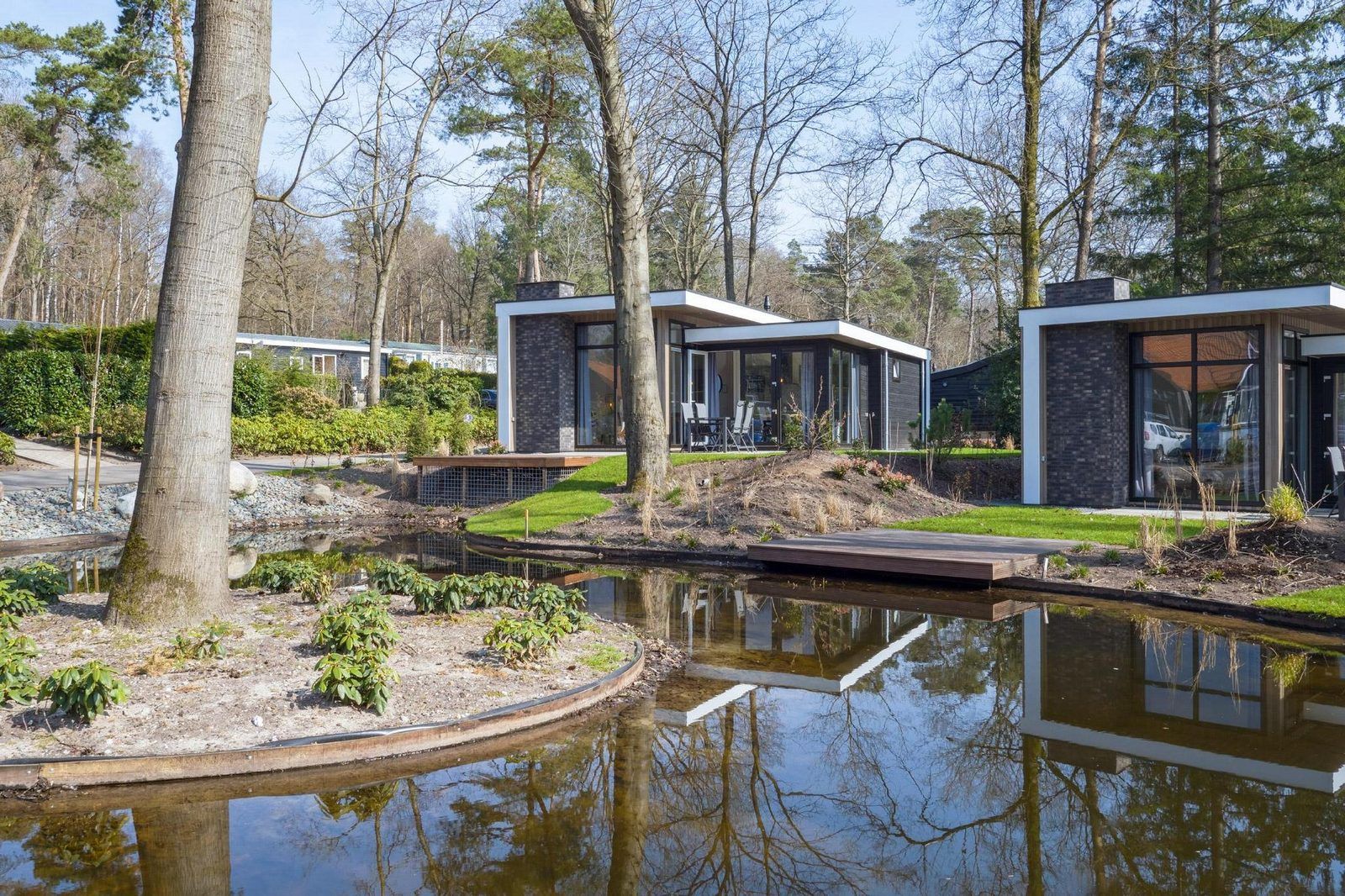 Natural surroundings at Holiday home Deerhoeve comfort in Hoenderloo, Veluwe. Perfect for a relaxing vacation.