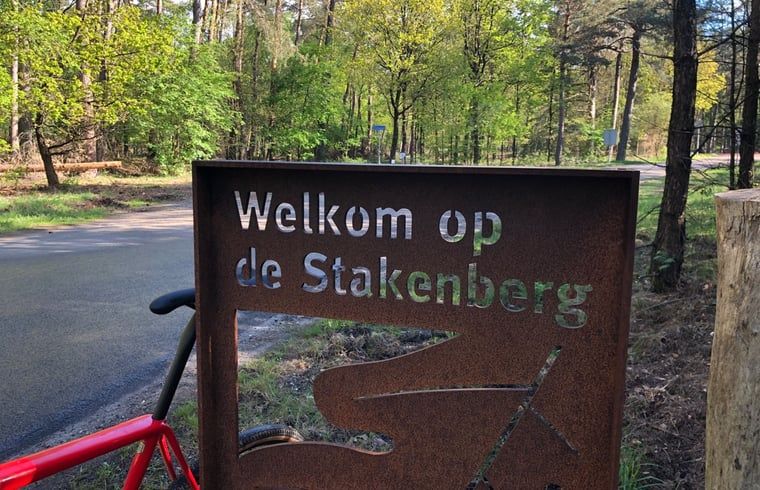 Welkomsbord bij Huisje in Elspeet, vakantieaccommodatie op de Veluwe, Gelderland.