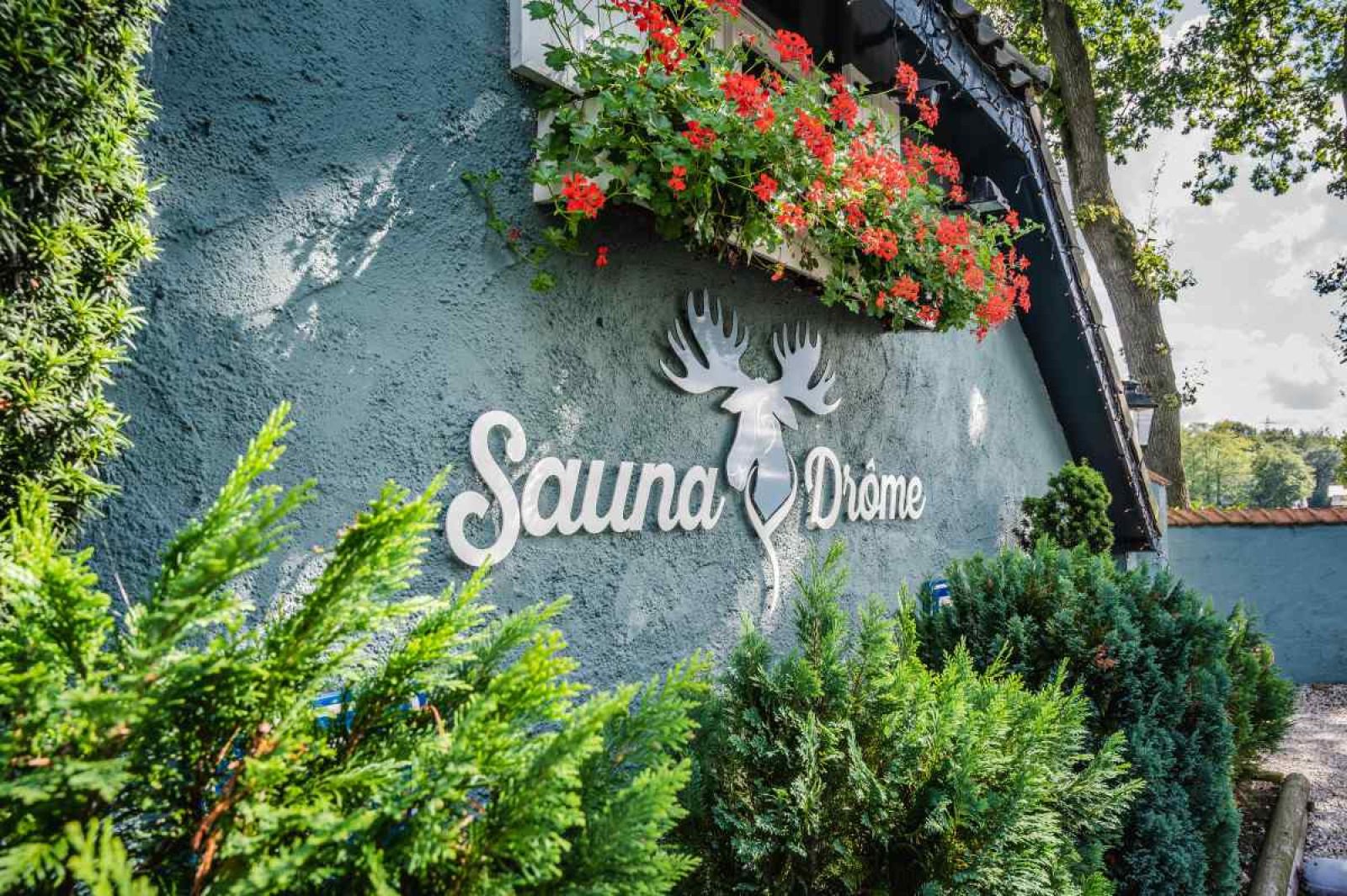 Cozy living room of DG256 vacation home in Putten, Veluwe, Gelderland.