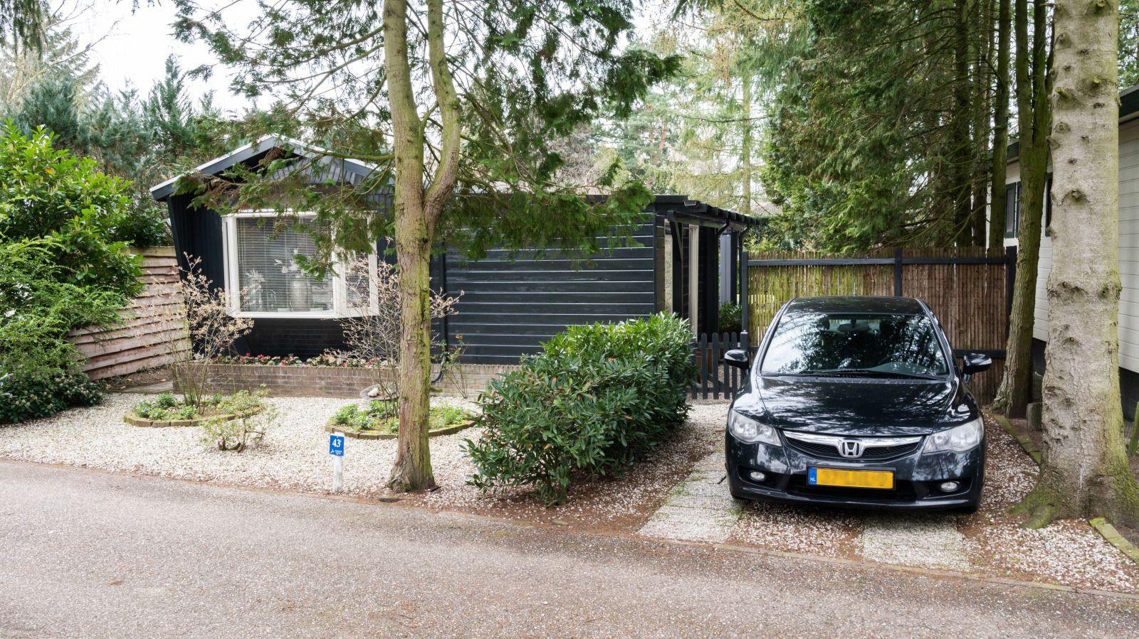 Bright living room in DG256 vacation home in Putten, Veluwe, Gelderland.