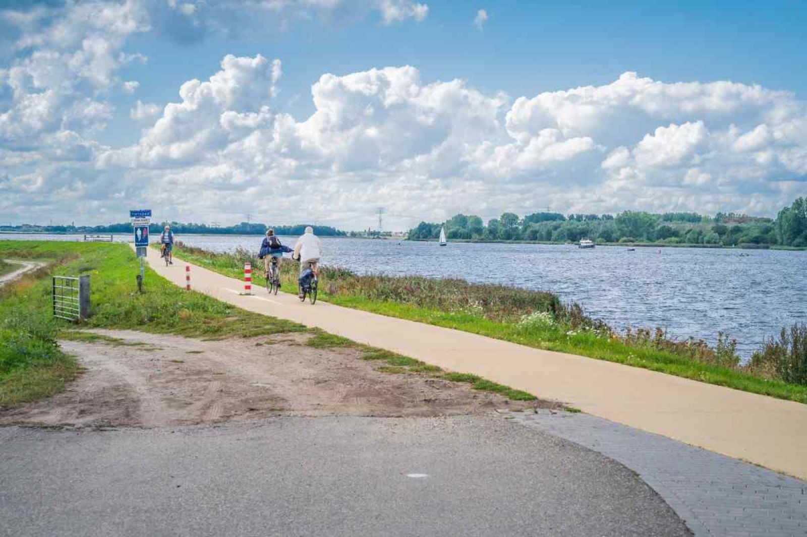 View of the water at DG256 vacation home in Putten, Veluwe, Gelderland.