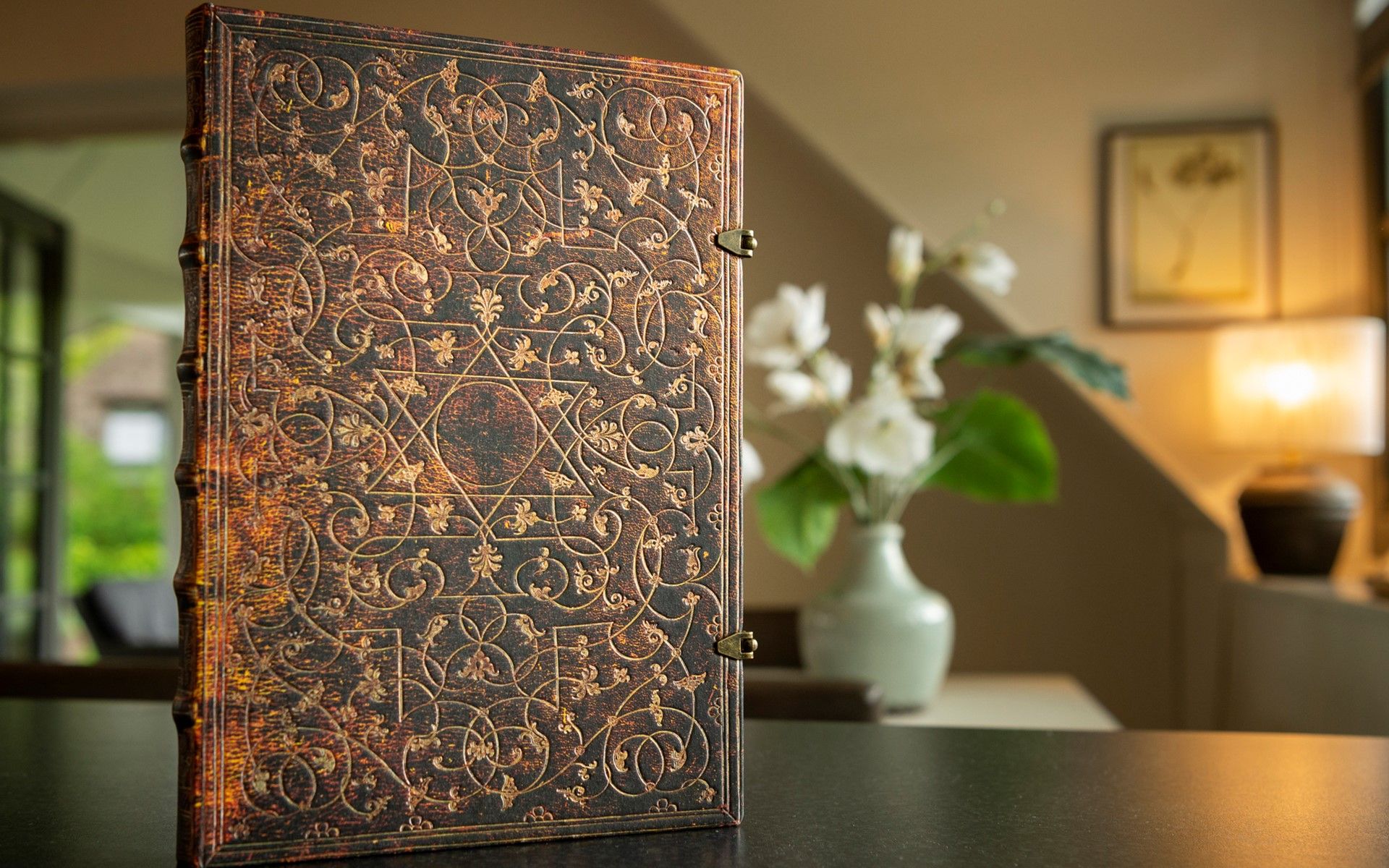 Detail of elegant book in Holiday home Sprielderbosch 12 'The Crested Tit', vacation home in Putten, Veluwe.