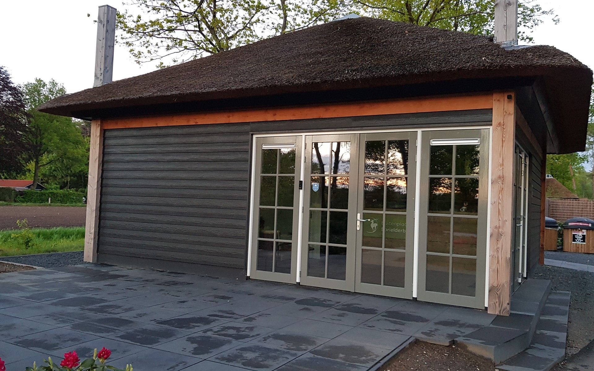 Modern barn at Holiday home Sprielderbosch 12 'De Kuifmees', vacation home in Putten, Veluwe.