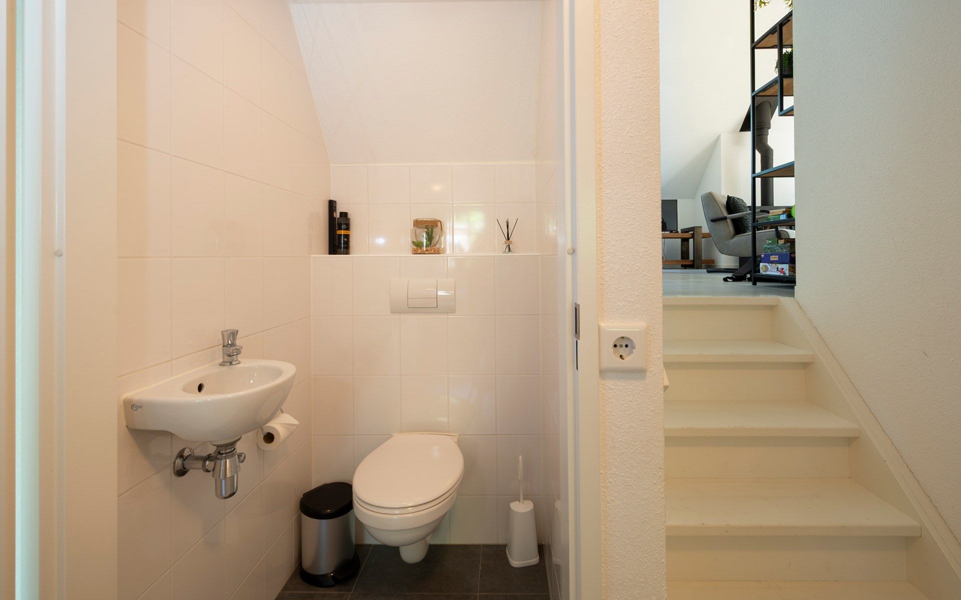 Neatly furnished bathroom in Holiday home Sprielderbosch 5 De Bosuil in the Veluwe.