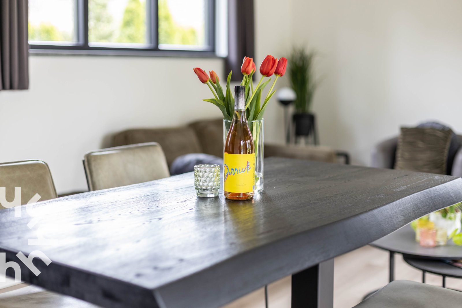 Stilvolles Esszimmer im Ferienhaus DG814, Voorthuizen, Veluwe, mit viel Tageslicht.