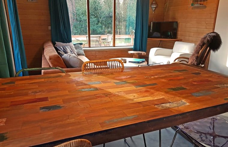 Luxurioese Regendusche im Cottage in Otterlo, Ferienunterkunft in Veluwe, Gelderland fuer einen entspannten Aufenthalt.