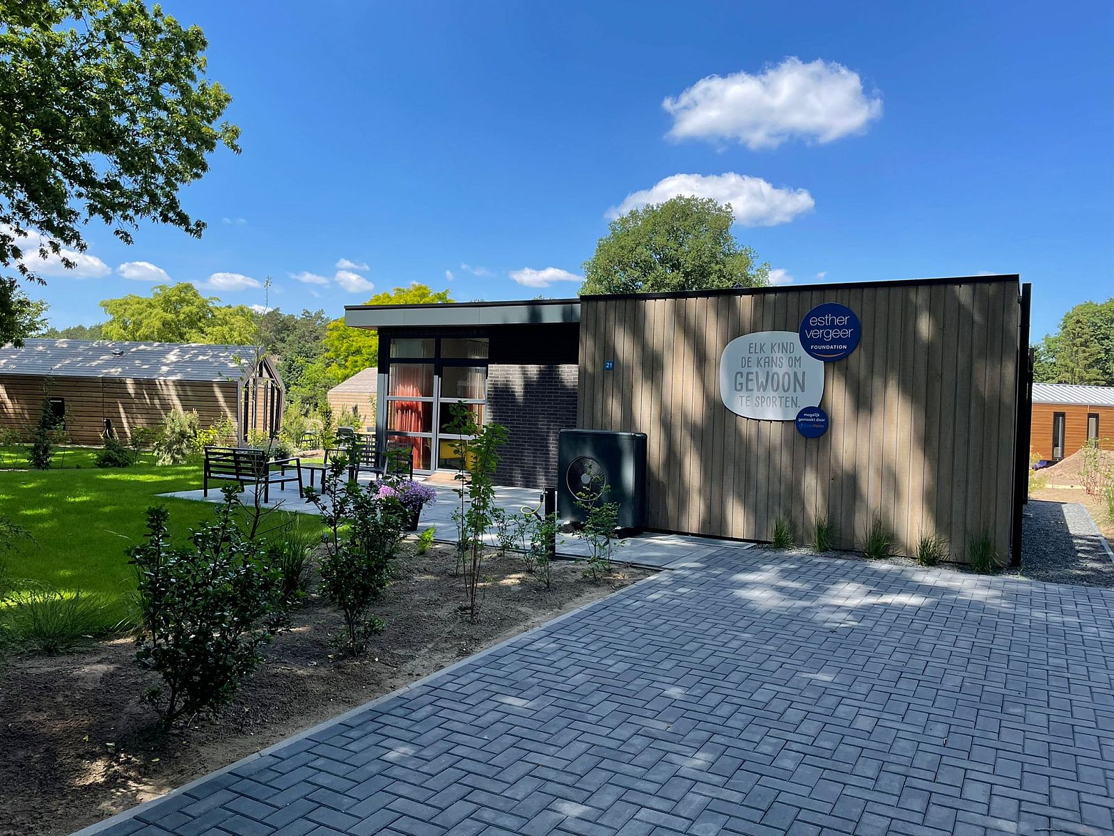 Vrijstaande woning in Otterlo, Veluwe biedt een modern vakantiehuis met zonnig terras in de prachtige natuur van Gelderland.