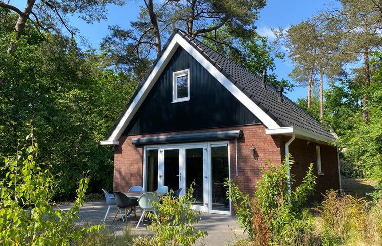 Cottage in Nunspeet amidst the Veluwe nature, perfect for a relaxing stay in Gelderland.