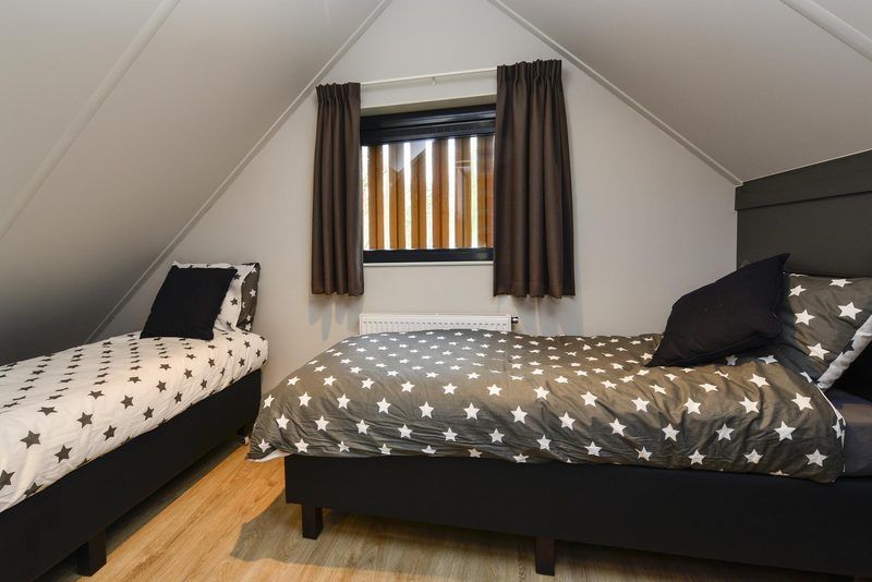 Luxe badkamer met natuurzicht in Recreatievilla 6 personen, Lunteren. Vakantiehuis op de Veluwe, Gelderland.