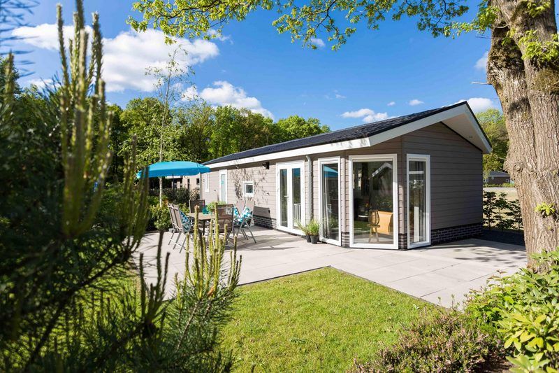 Ferox Ferienwohnung fuer 5 Personen mit Terrasse in Lunteren, Veluwe, Gelderland im Gruenen.