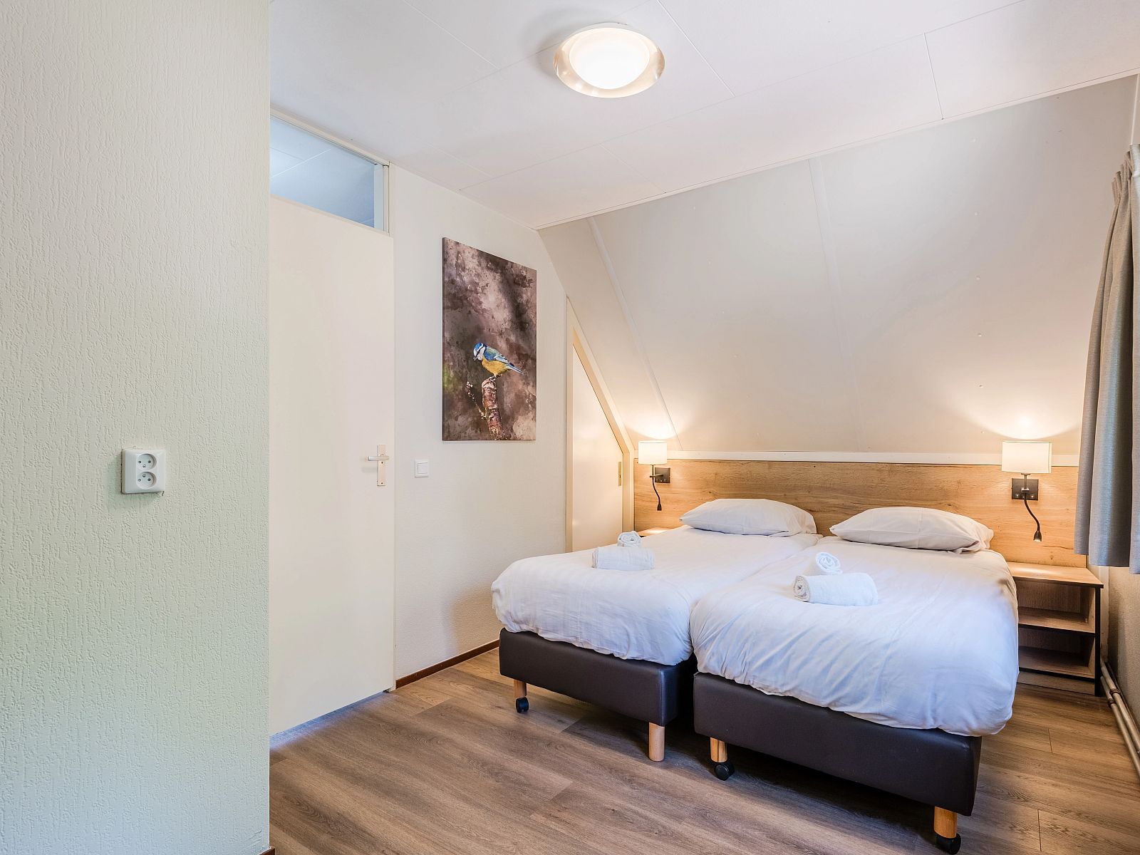 Duschkabine in Landgoed 't Loo 6-Personen-Bungalow 6C2, Oldebroek, Veluwe, modern und funktionell.