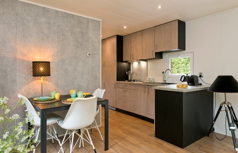 Keukenblad met gootsteen in Vakantiehuis in Rheden, Veluwe, Gelderland.