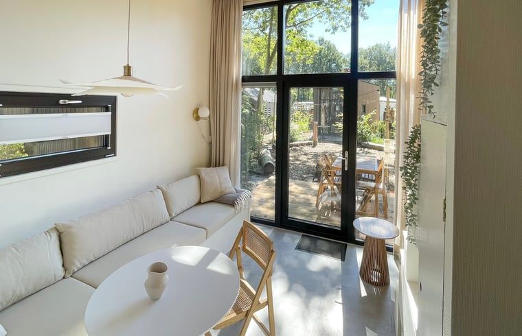 Bright living room Holiday cottage in Lieren overlooking Veluwe.