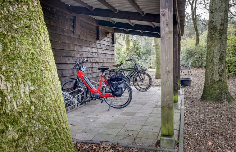 Fietsenstalling bij Huisje in Wekerom, vakantieverblijf in Wekerom, ideaal voor fietsers op de Veluwe.
