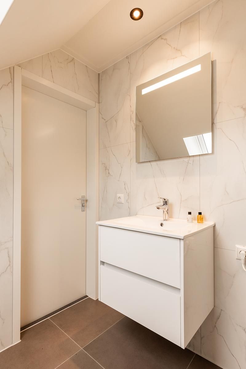 Moderne Toilette in Nature Villa mit Whirlpool, Wekerom, Veluwe, Gelderland, Ferienwohnung fuer 2 Personen