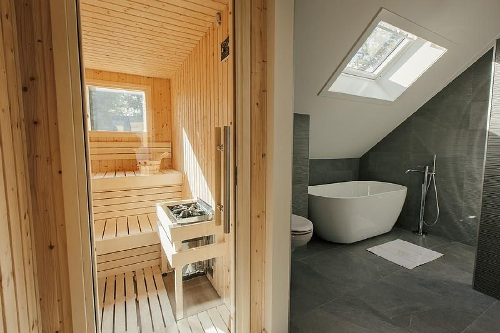 Guest house 325543 - Holiday property Veluwe - Heide Villa met Hottub & Sauna | 18 personen