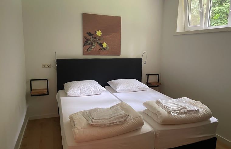 Luxurioeses Badezimmer mit Badewanne im Ferienhaus in Bennekom, Veluwe, Ferienhaus in Gelderland.