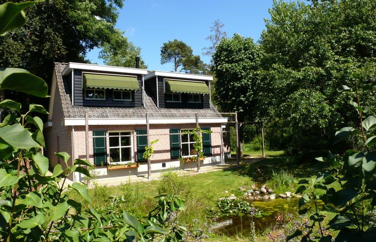 Ferienhaus in 't Loo Oldebroek mit Teich und Garten an der Veluwe, Gelderland.