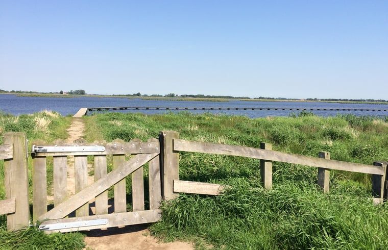 Toegangspoort naar natuurgebied in Overschild, Groningen.