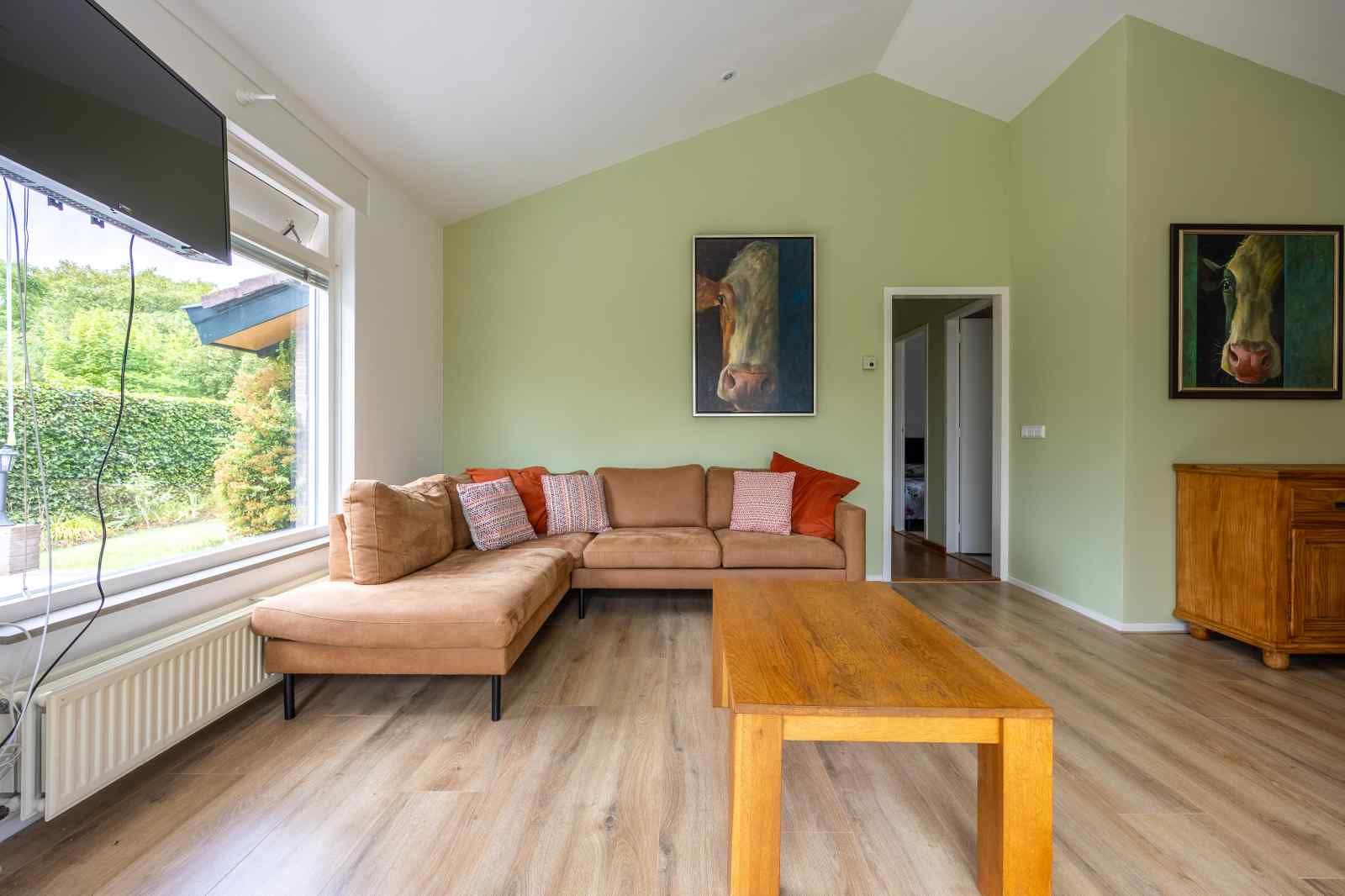 Moderne badkamer van GR032 vakantiewoning in Lauwersoog, Noordwest Groningen.