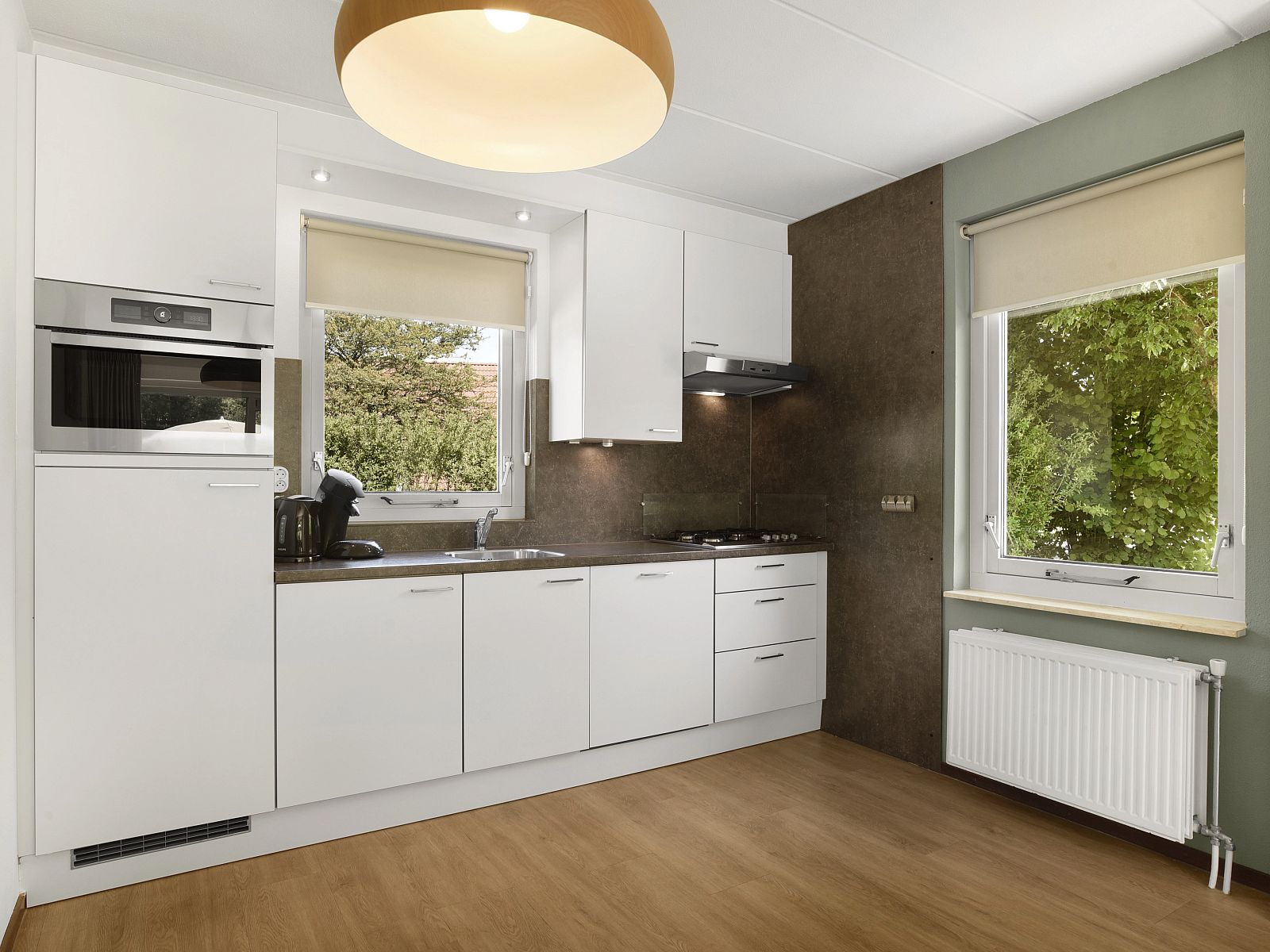 Bright bedroom with view in Natuurdorp Suyderoogh 4-bed bungalow, Lauwersoog.