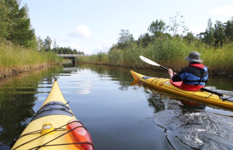 Kajakken in de buurt van Vakantiehuisje in Molenrij, een avontuurlijke activiteit in Groningen.