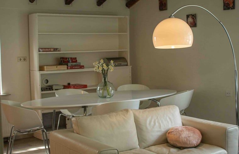 Modernes Esszimmer im Ferienhaus Cottage in Bourtange, ideal fuer Familientreffen in Groningen.