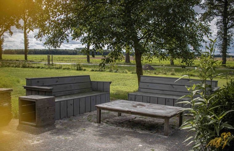 Komfortables Schlafzimmer in Cottage in Bourtange Ferienhaus mit Luxusbettwaesche in Groningen.
