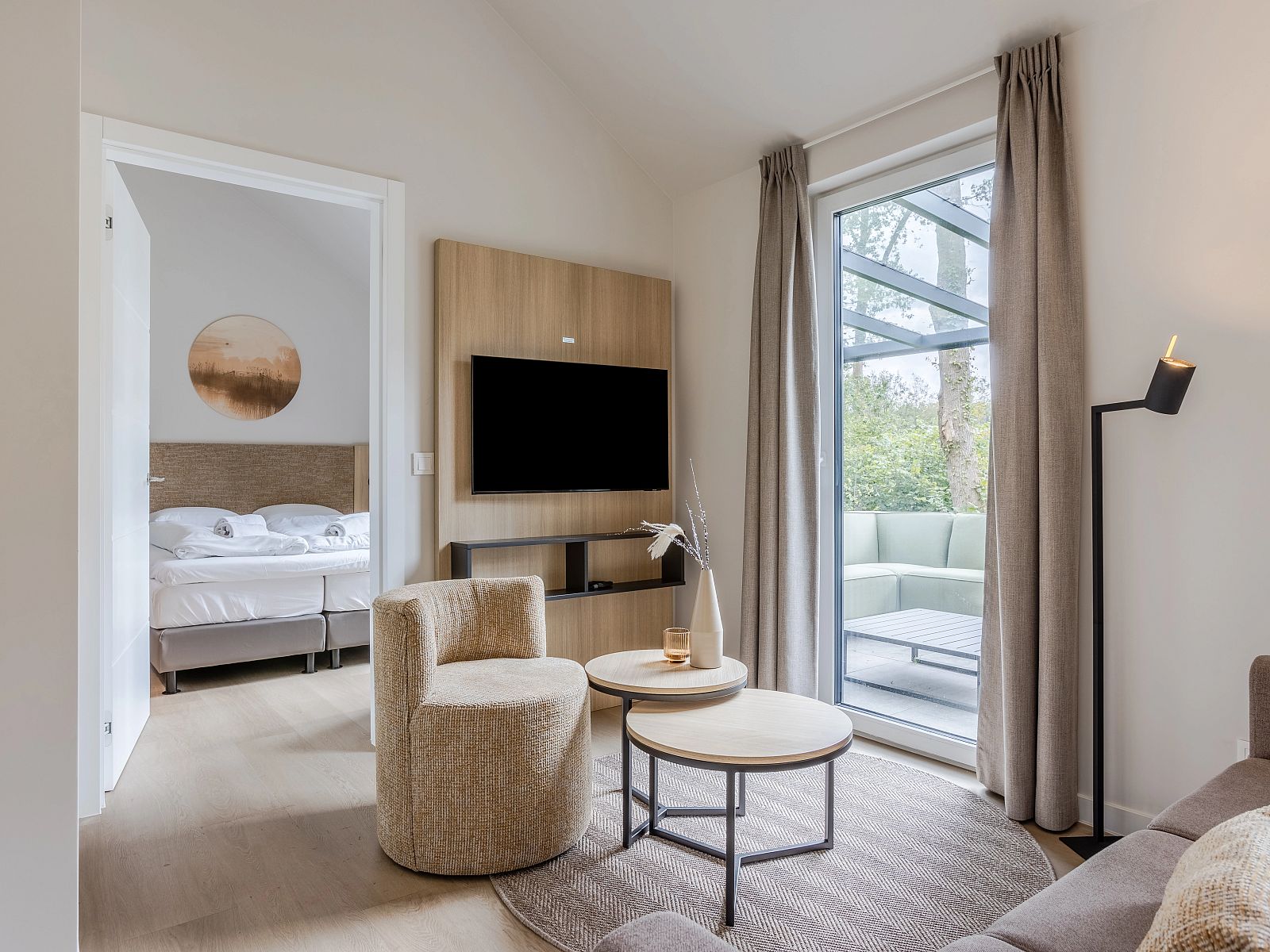 Elegante badkamer in vakantiehuis 4B2, Sellingen, Zuidoost Groningen met moderne voorzieningen en ruime douche.