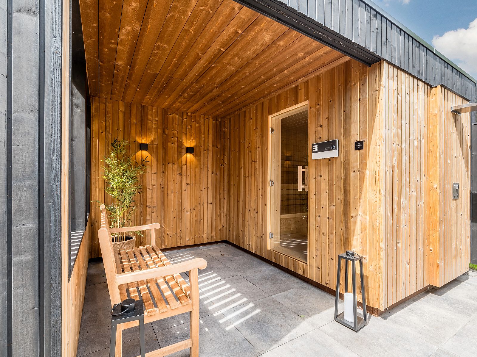 Guest house 350636 - Bungalow Zuidoost Groningen - 4-persoons wellness bungalow | 4ELW