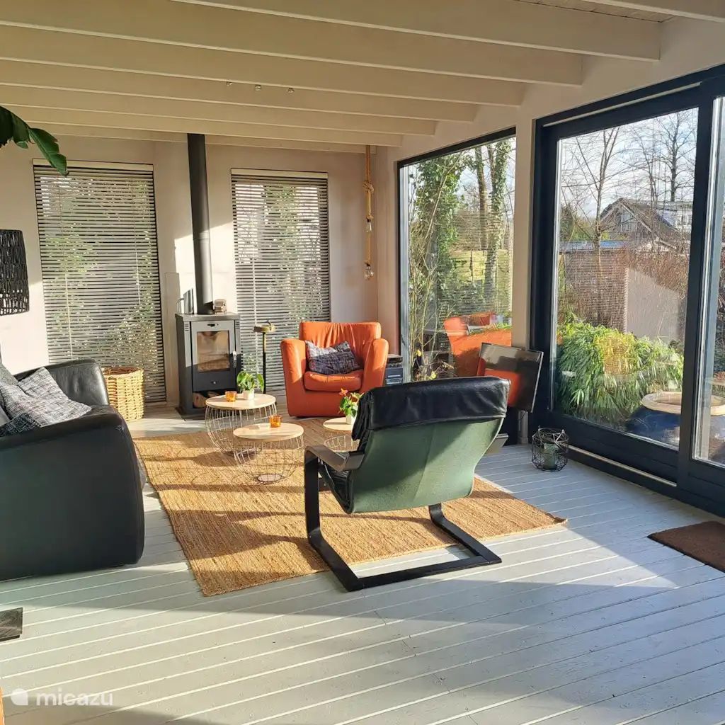 Guest house 360617 - Holiday property Zuidwest Groningen - Chalet aan het Paterswoldsemeer