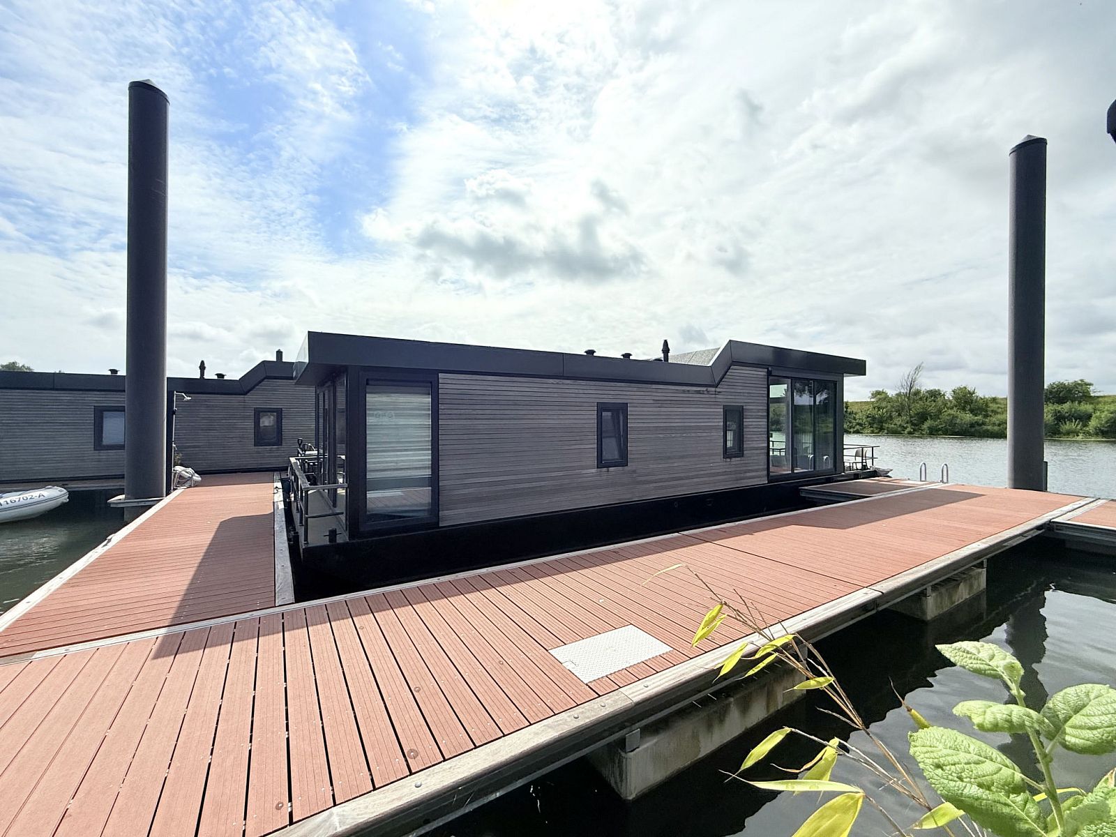 Guest house 371416 - Apartment Midden Limburg - Appartement Maasterp - Woonboot 5