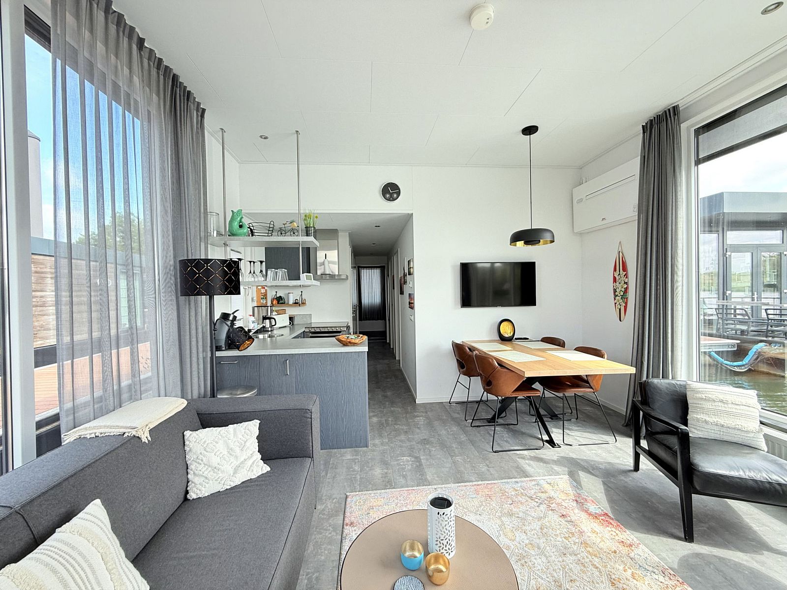 Verblijf 371419 - Appartement Midden Limburg - Appartement Maasterp - Woonboot 21