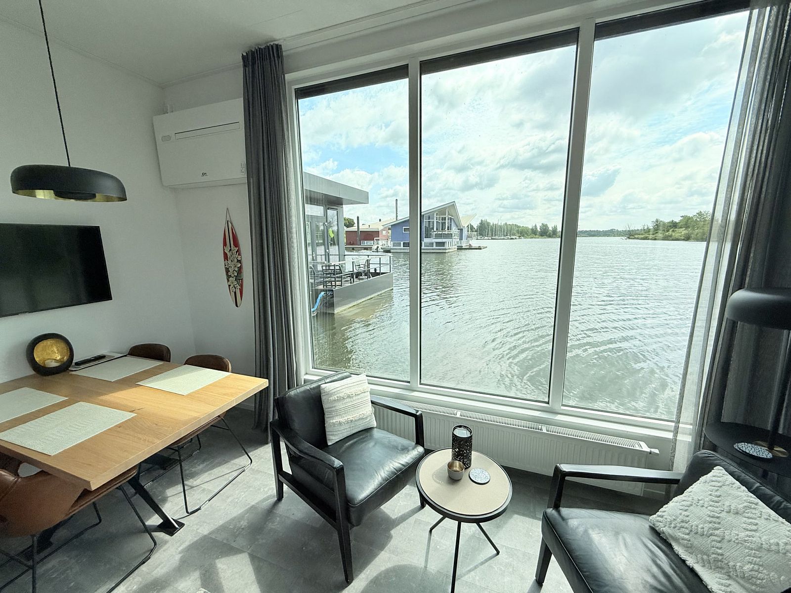 Verblijf 371419 - Appartement Midden Limburg - Appartement Maasterp - Woonboot 21