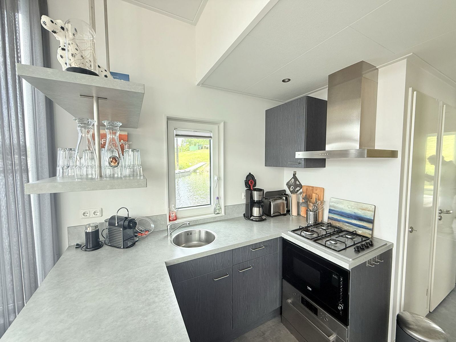 Verblijf 371420 - Appartement Midden Limburg - Appartement Maasterp - Woonboot 1