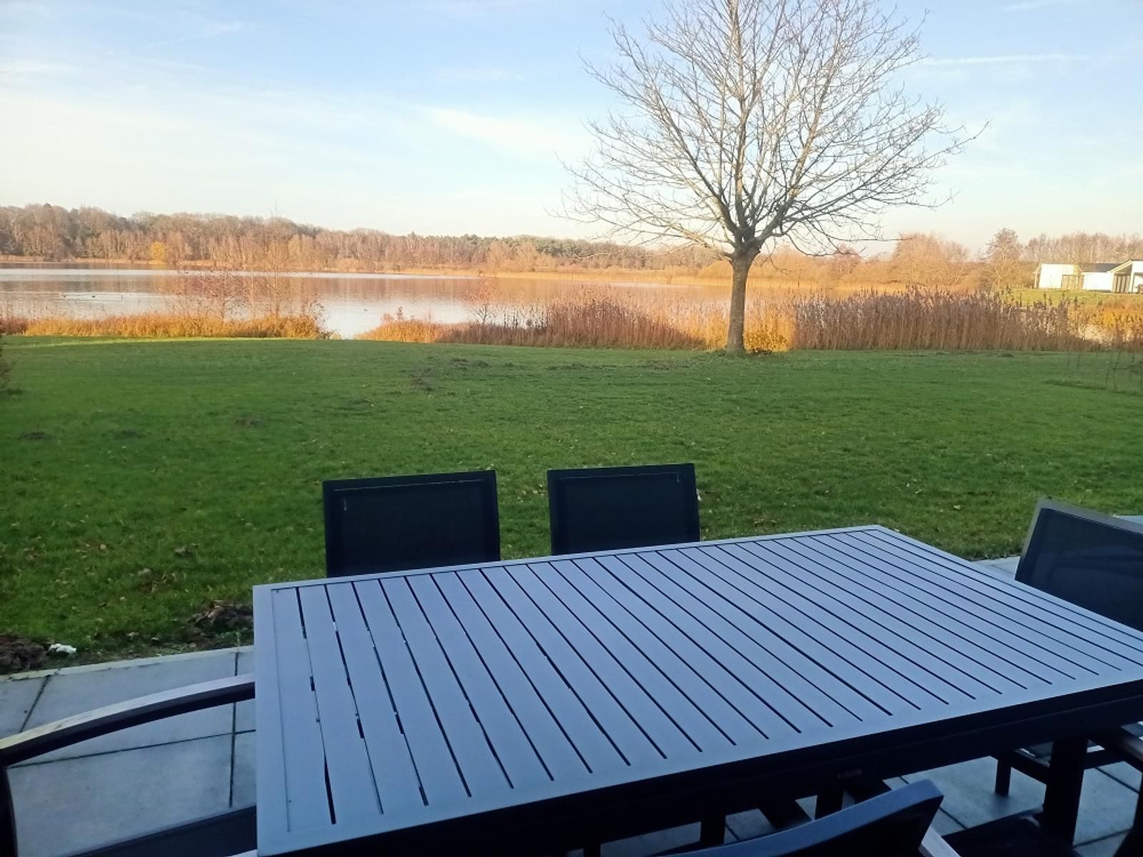 Guest house 372224 - Holiday property Midden Limburg - Waterzicht Villa Modern | 6 Pers