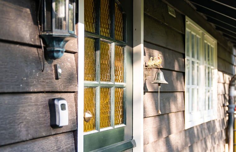 Cozy front door of Cottage in Meijel in the heart of Central Limburg.