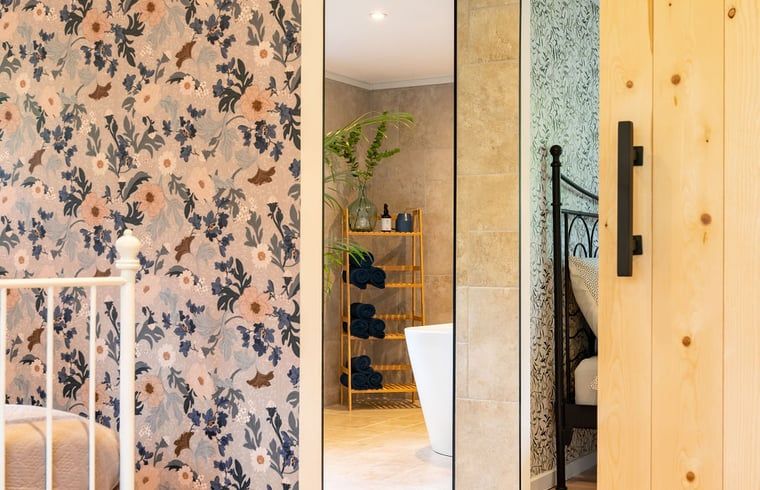 Stylish bathroom en suite in Cottage in Meijel, Central Limburg.