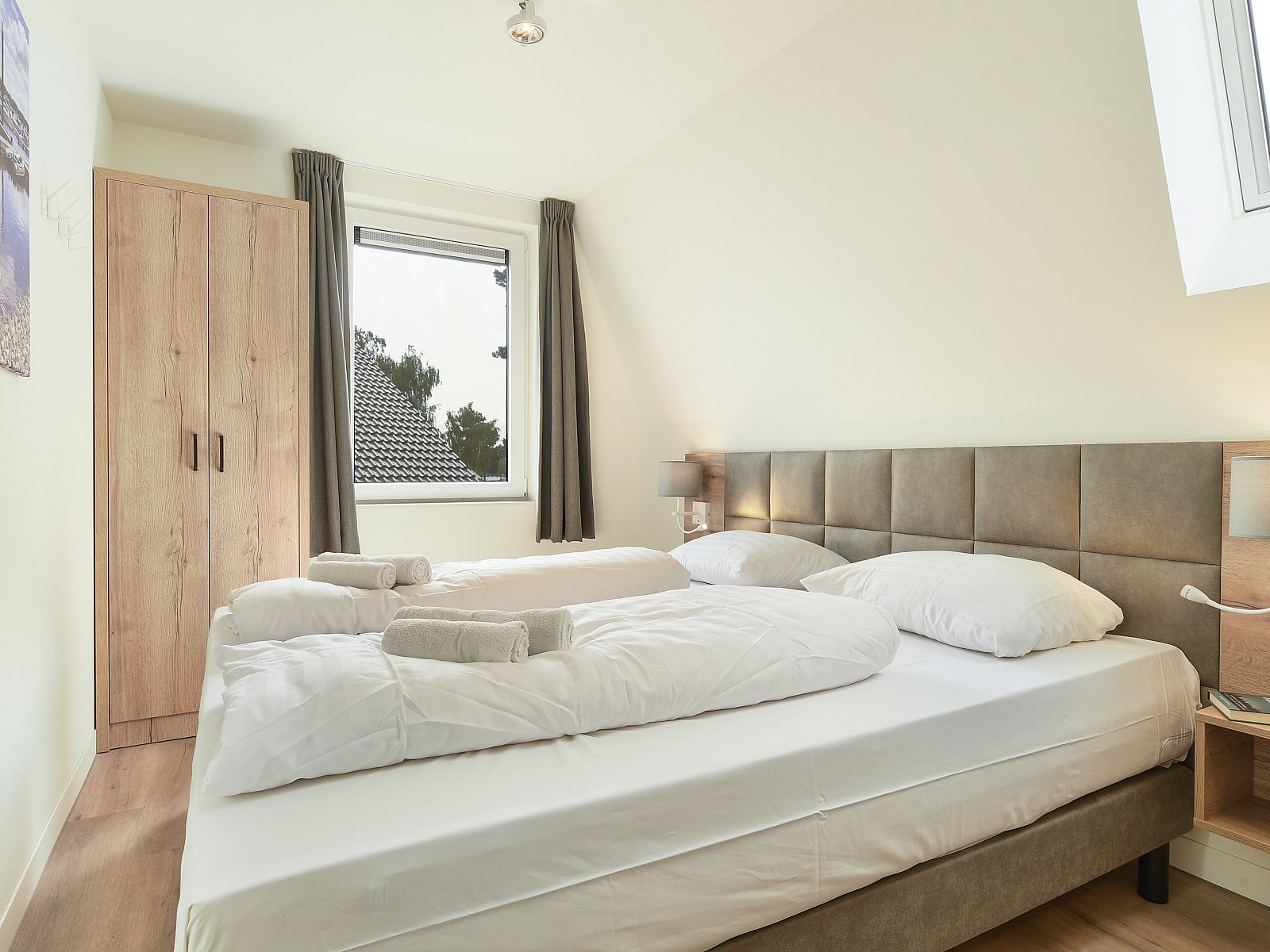 Verblijf 380850 - Bungalow Noord Limburg - 4-persoons waterwoning | 4CE