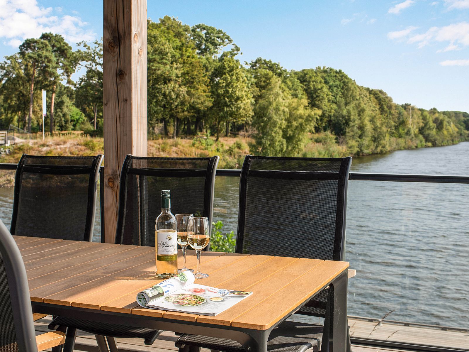 Verblijf 380858 - Bungalow Noord Limburg - 12-persoons watervilla | 12CE