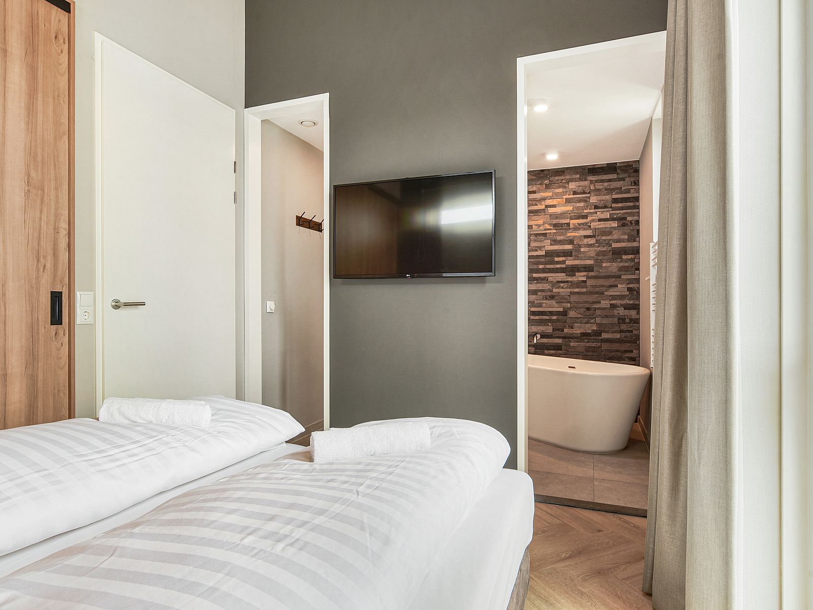 Unterkunft 380865 - Bungalow Noord Limburg - 4-persoons waterwoning | 4LA