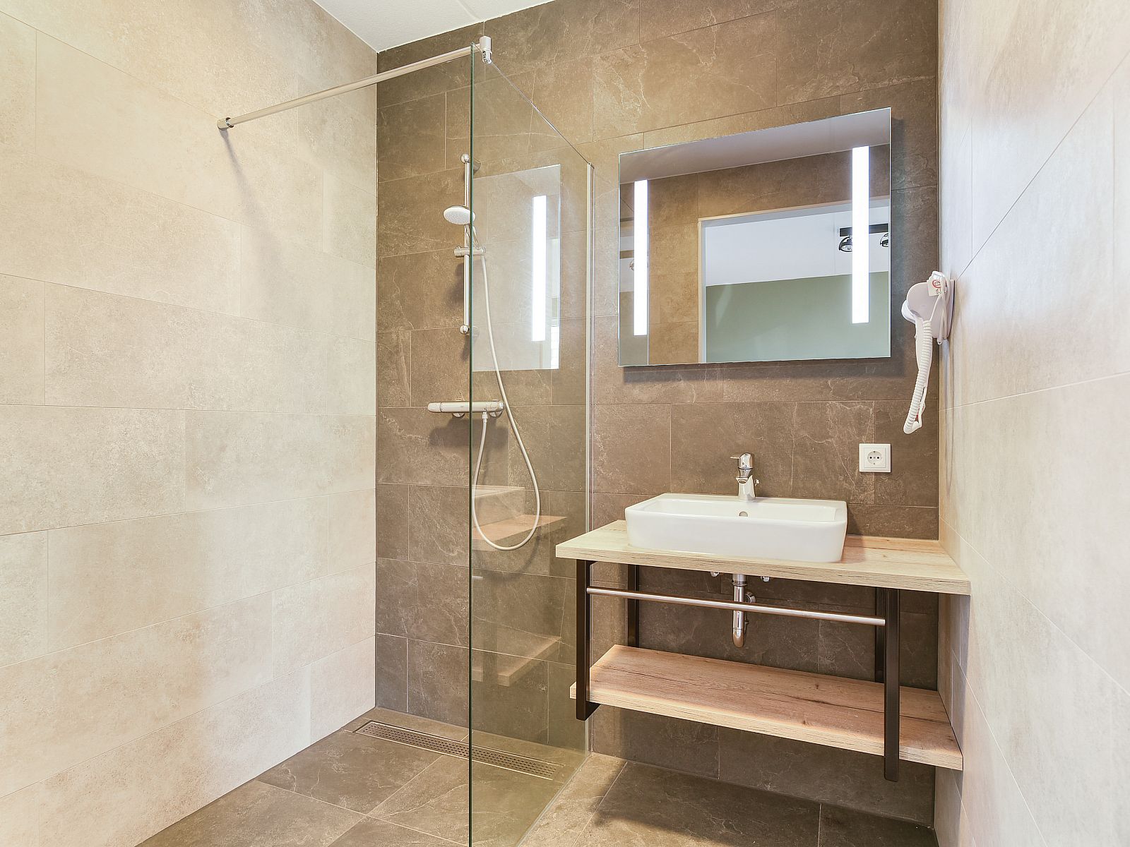 Unterkunft 380866 - Bungalow Noord Limburg - 8-persoons watervilla | 8CE