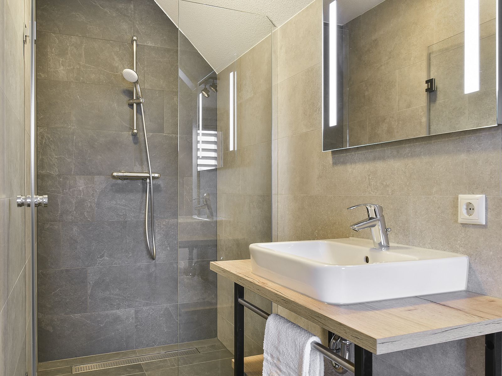 Unterkunft 380866 - Bungalow Noord Limburg - 8-persoons watervilla | 8CE