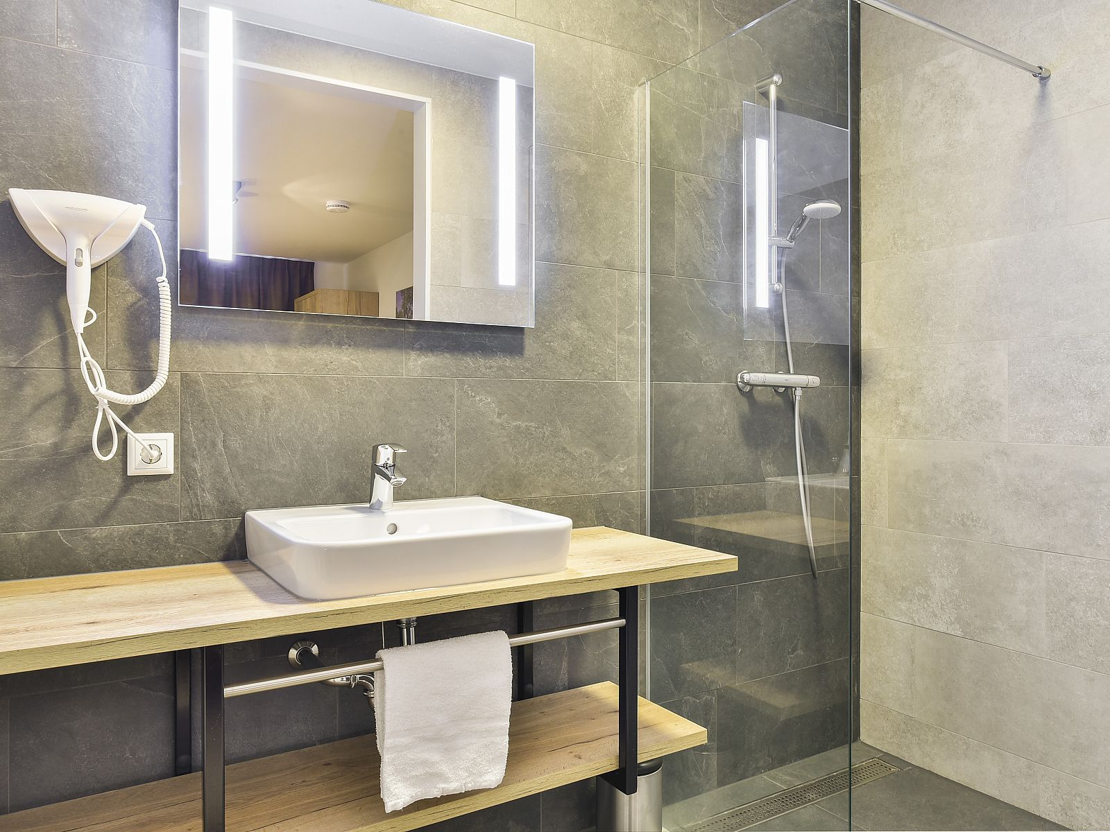 Unterkunft 380866 - Bungalow Noord Limburg - 8-persoons watervilla | 8CE