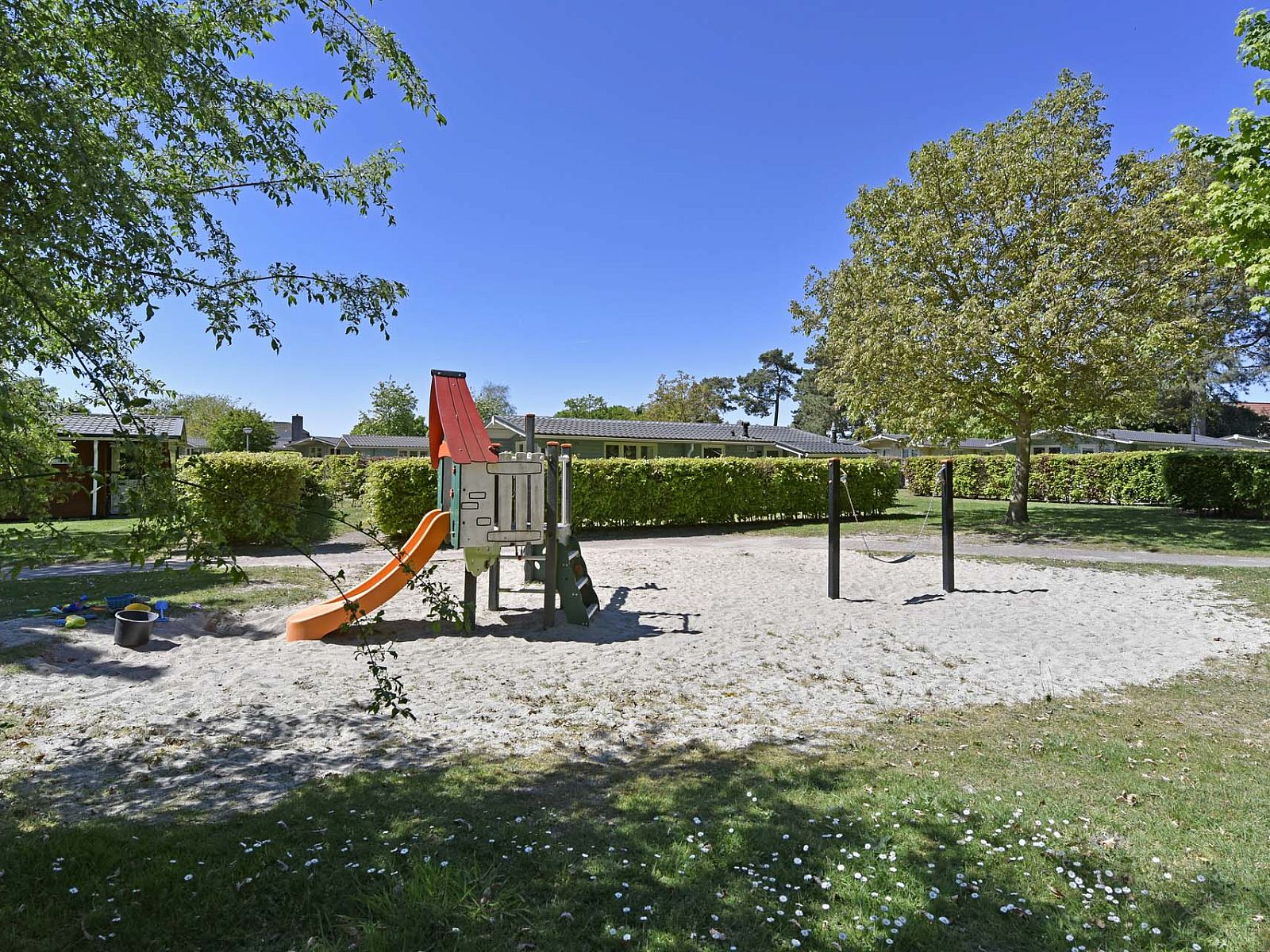 Guest house 3827119 - Chalet Noord Limburg - Chalet in Arcen