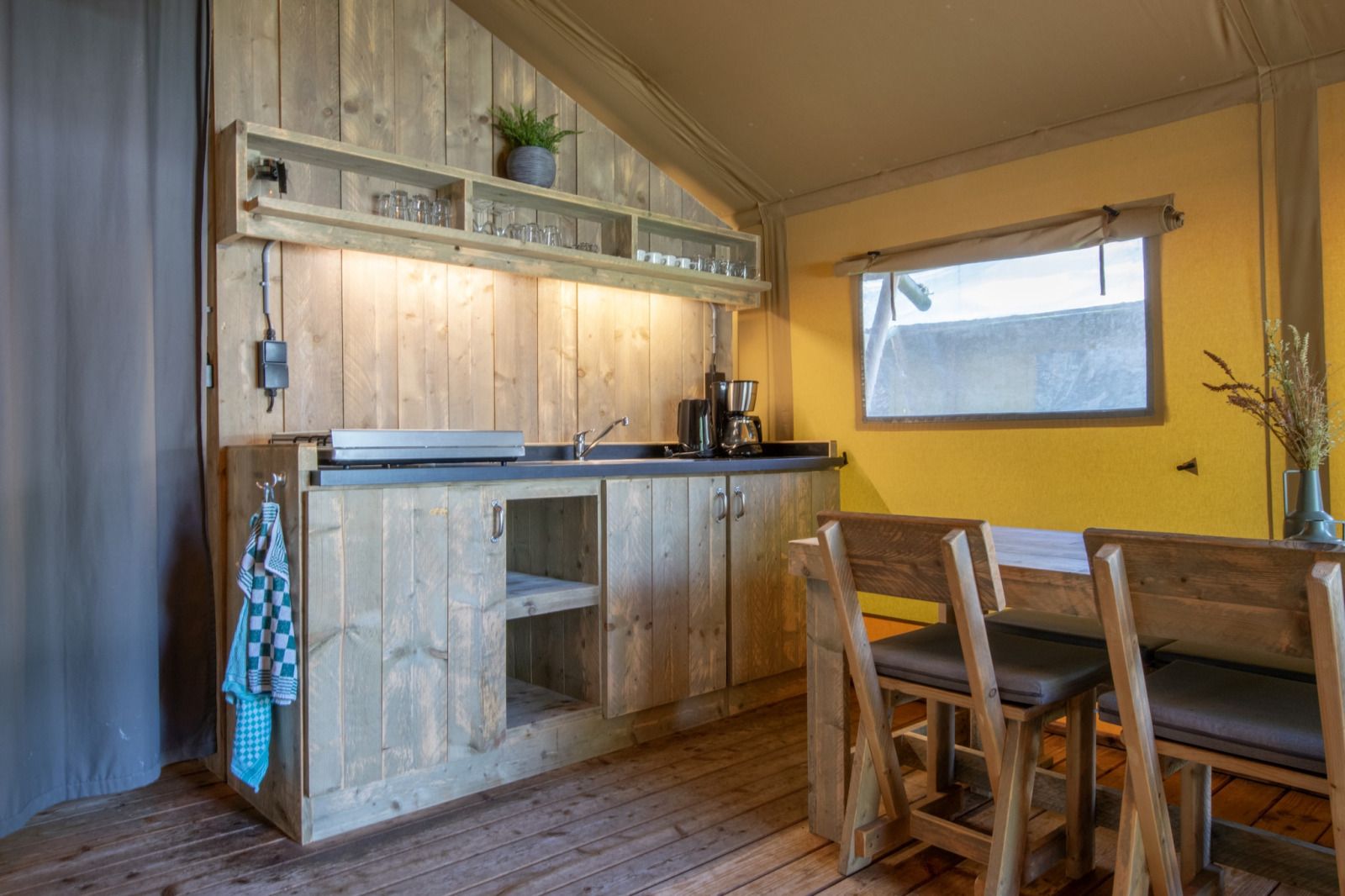 Unterkunft 3827127 - Zelthaus Noord Limburg - «Klein Vink 21»