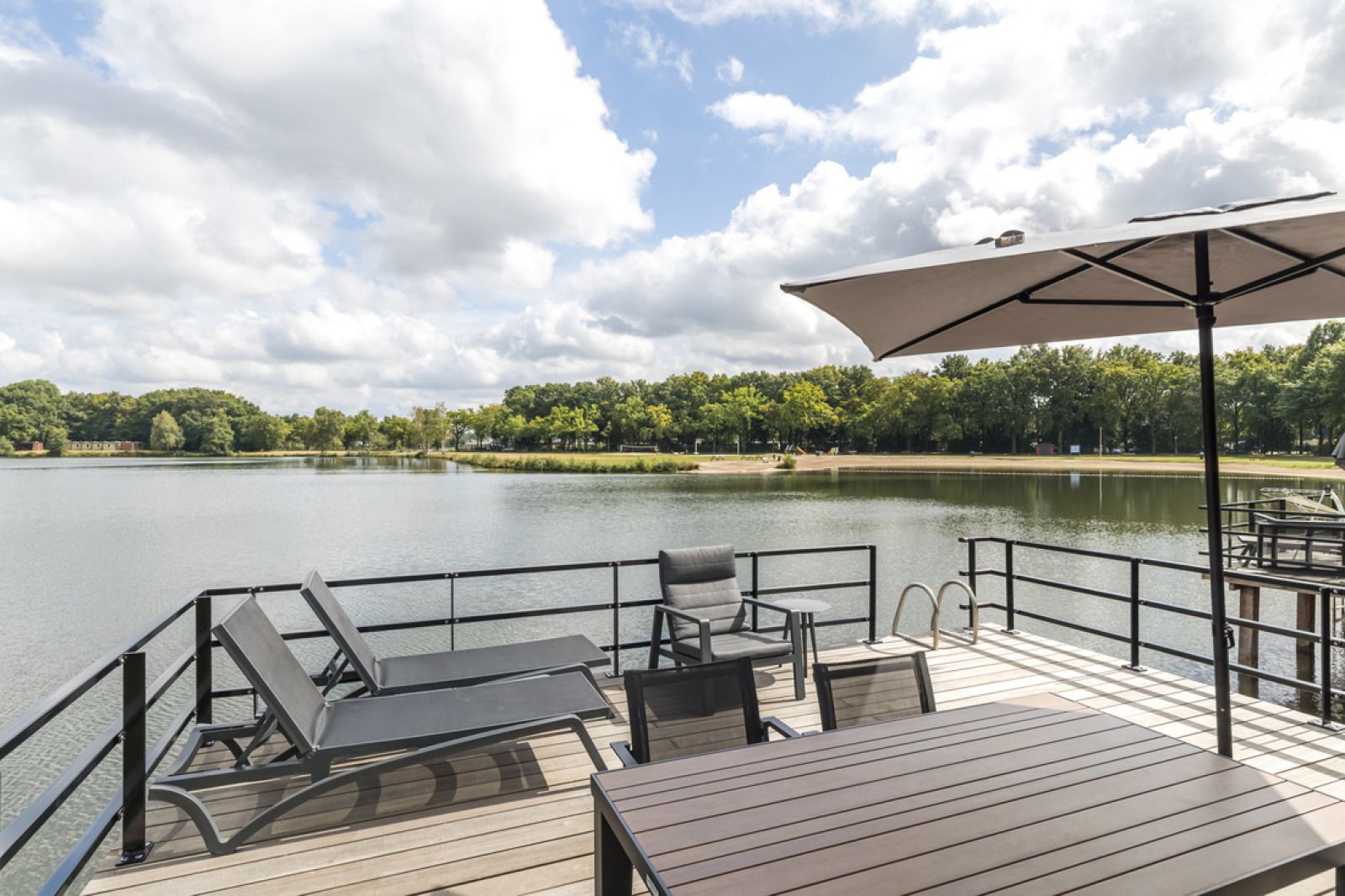 Verblijf 3827134 - Vakantiewoning Noord Limburg - «Lake Side Lodge» 4